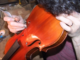 Mise en place d'une me de violon.