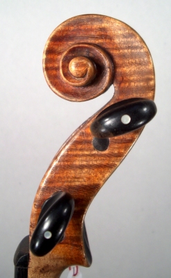 Restauration d'une tte de violon.