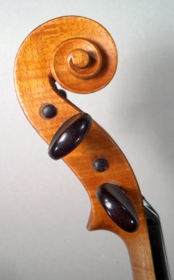 Violon entier fait par Jean-Baptiste Thouvenel  Mirecourt. Tte.