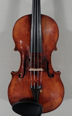 Violon entier Claude Chevrier en copie style Caussin. Table.