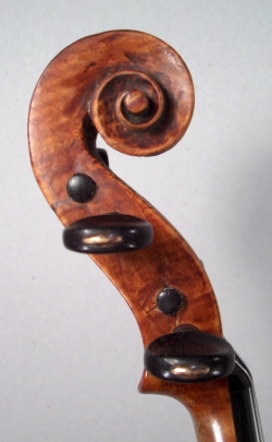 Violin made by Goffredo Cappa. head
