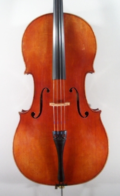 Violoncelle fait par Lon Mougenot  Mirecourt en 1909. Table.